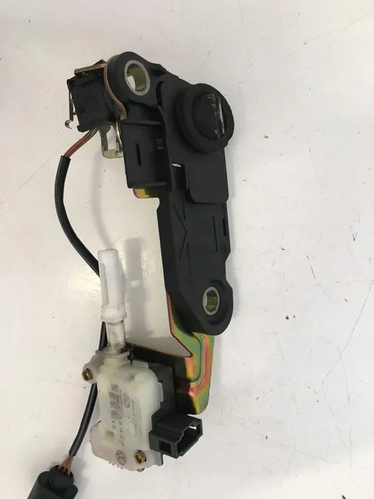 Atuador de trava do porta-malas 2Pin VW Passat B5 image 2