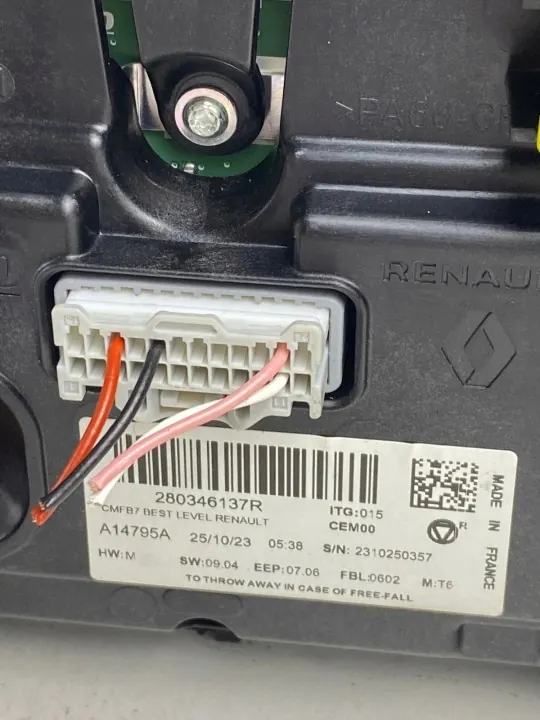 Renault Clio V radionäyttö OEM 280346137R image 3