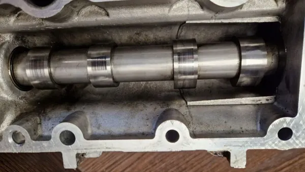 Pieza motor Iveco Daily 4ª generación OEM 504374029 image 9
