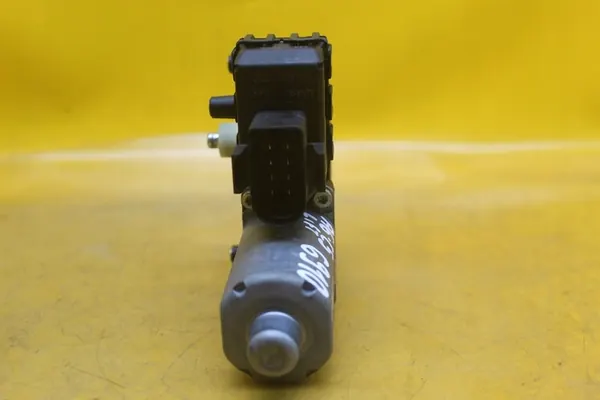 Oikean Etuikkunan Moottori Audi A6 C5 image 5