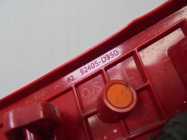 Refletor traseiro esquerdo Hyundai Tucson III OEM 92405-D350 image 5