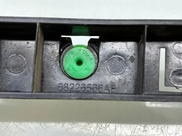 Deslizamento de para-choques traseiro direito Dodge Charger 2015-2025 OEM image 6