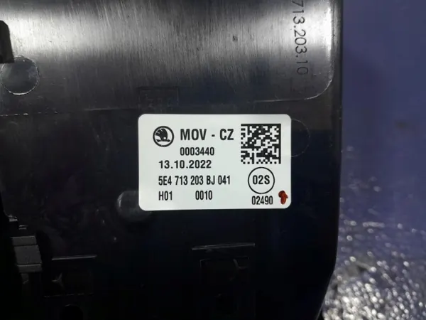 Cubierta panel cambio Skoda Octavia IV OEM 5E4713203BJ image 8