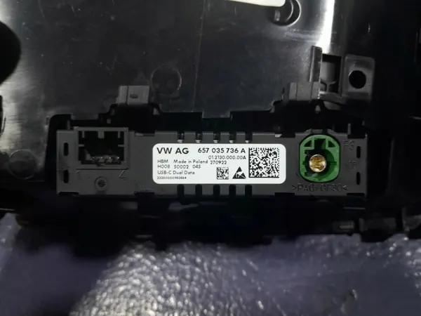 Cubierta panel cambio Skoda Octavia IV OEM 5E4713203BJ image 9