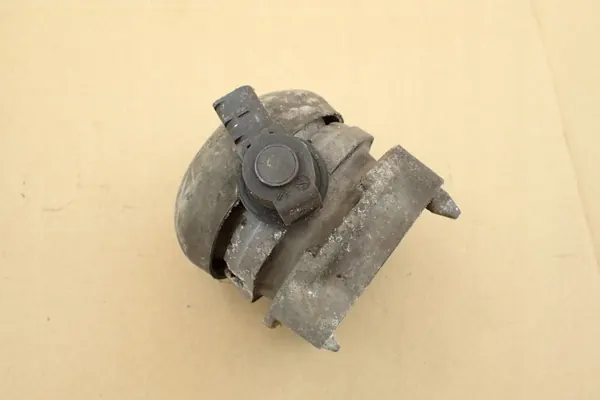 Audi S8 D3 Motorlager OEM 4E0199381 - Gebraucht image 4