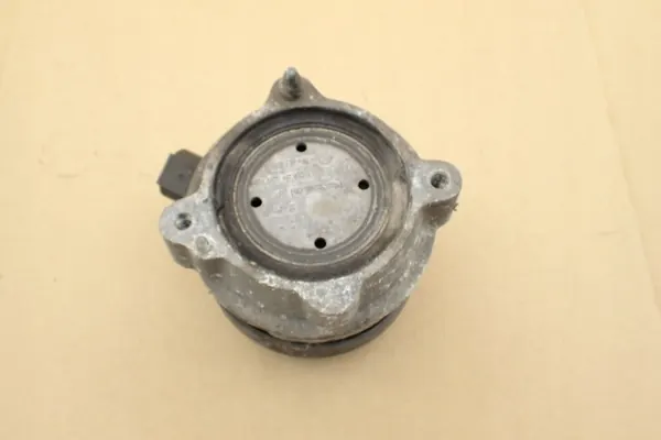 Audi S8 D3 Motorlager OEM 4E0199381 - Gebraucht image 6