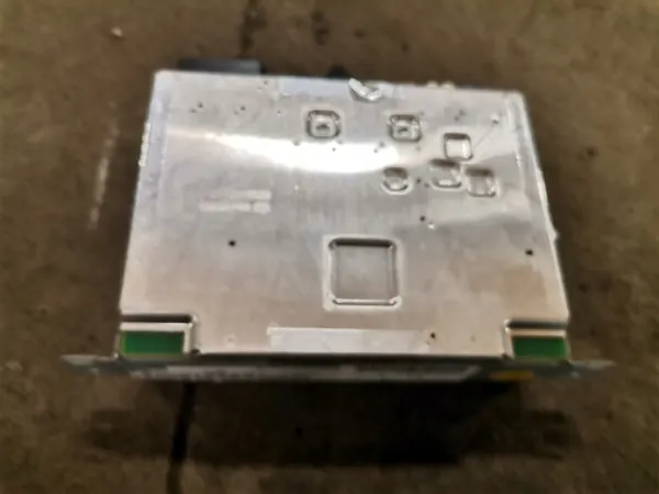 Radio Peugeot OEM 9822730380 - Usado image 3