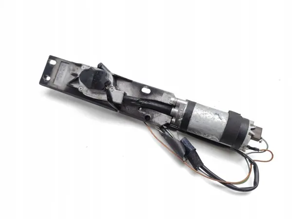 BMW Keskuslukitusaktuattori OEM 8352202 image 3