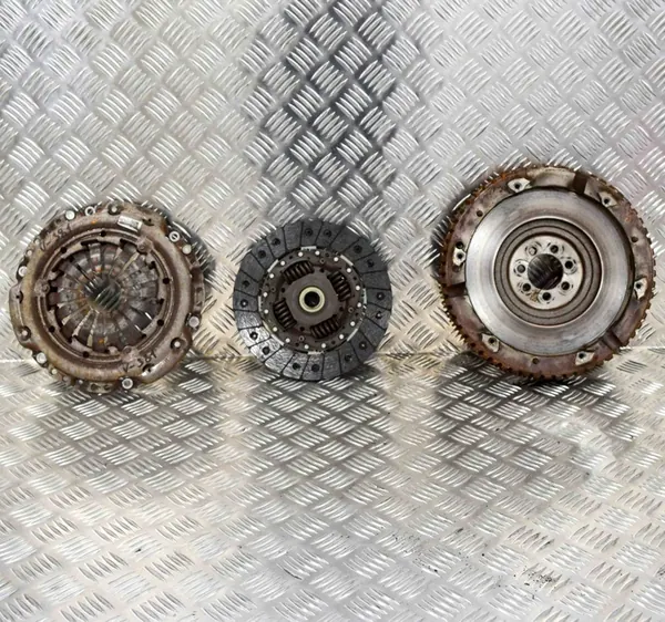 Conjunto de embreagem Dacia Sandero II 1.5L 66kw OEM 301010717R302057404R image 3