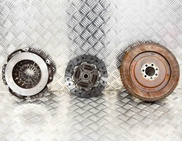 Conjunto de embreagem Dacia Sandero II 1.5L 66kw OEM 301010717R302057404R image 4