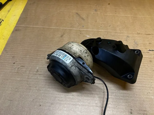 Supporto motore destro Mercedes GL X166 3.0 CDI OEM image 2