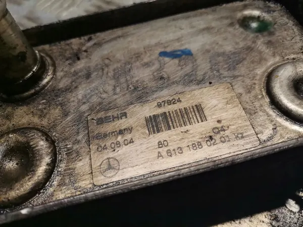 Radiador de óleo Mercedes-Benz E W211 image 4