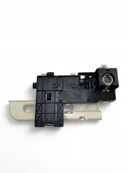 Volvo XC90 2018 akkureleen sulake OEM 31346674 image 10
