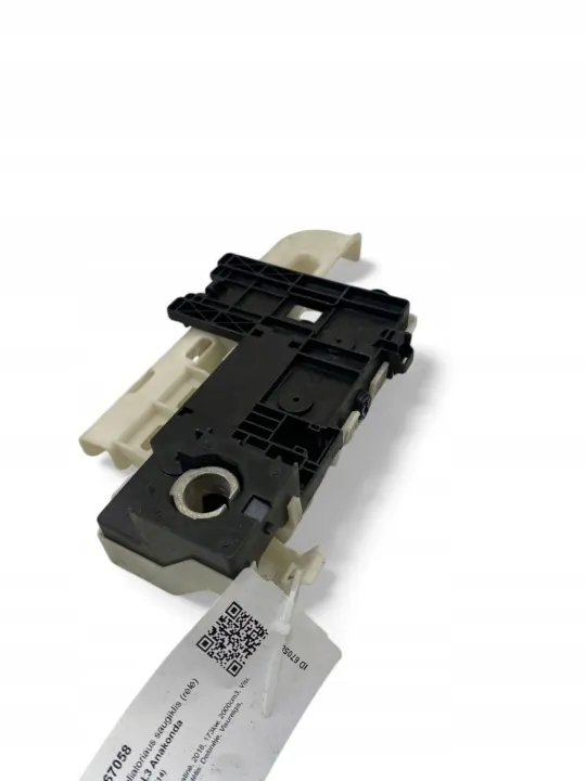 Volvo XC90 2018 akkureleen sulake OEM 31346674 image 9