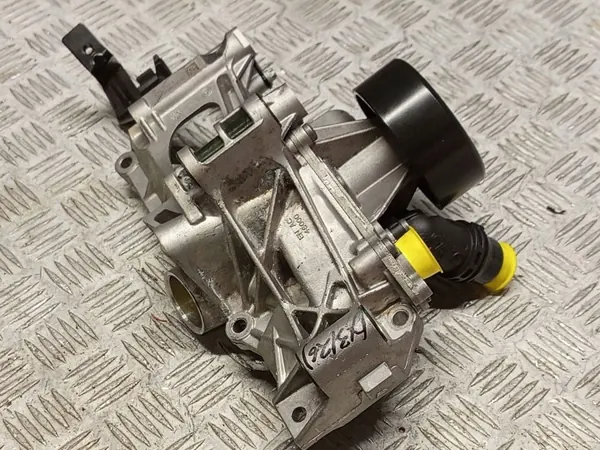 Waterpomp OEM 7952783 voor BMW G20 G21 G22 G23 G26 image 8