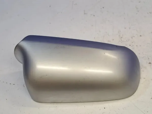 Oikea peilien kotelo Audi A3 1.6L 8D0857508 image 5