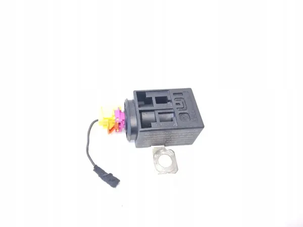 Audi Akun Relais Sulake OEM 4F0915519 - Käytetty image 2