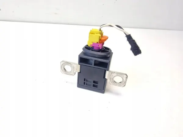 Audi Akun Relais Sulake OEM 4F0915519 - Käytetty image 3