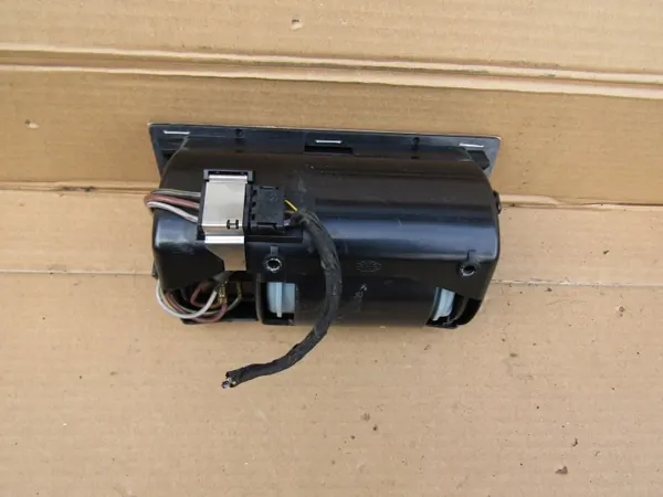Askkopp Mercedes W124 Valnötsträ OEM 1992 image 9