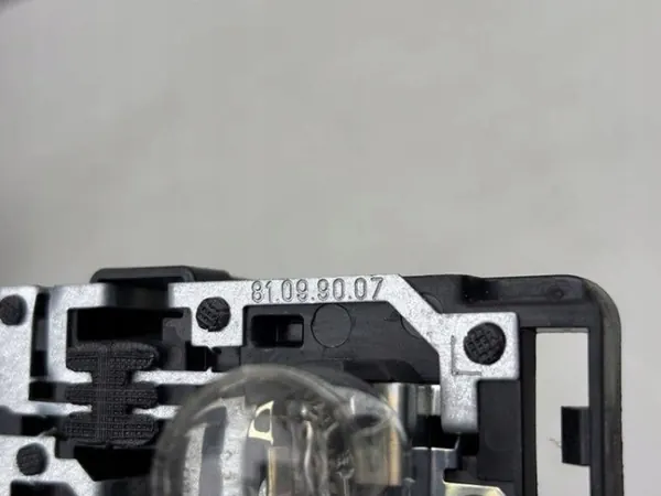 Insert phare arrière Audi A3 S3 8V OEM 81099007 image 4
