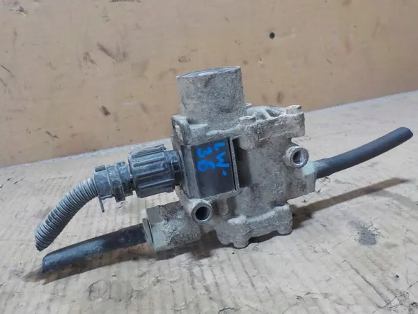 Soupape Modulateur ABS OEM ZAWÓR pour Volvo FH-12 2000 image 2