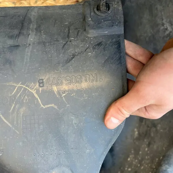 VW GOLF V Etu Vasemman Lokasuojan 1K0805977B image 10