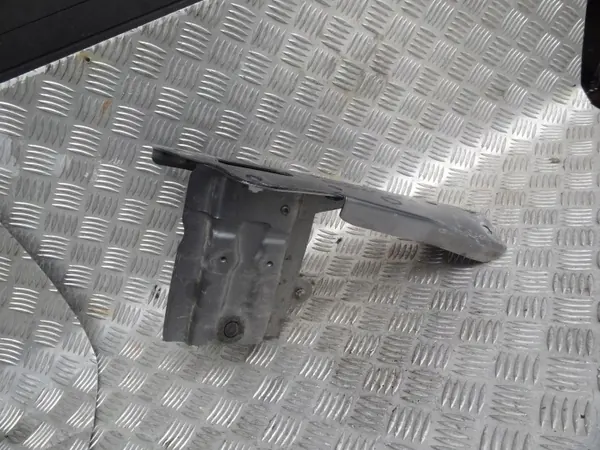 OEM 620412628R Sous-cadre avant droit pour Renault Arkana image 2