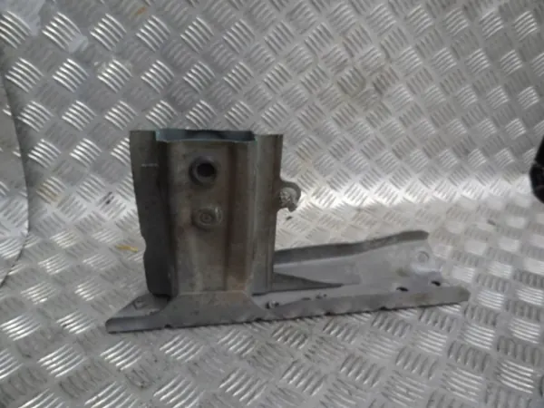 OEM 620412628R Sous-cadre avant droit pour Renault Arkana image 4