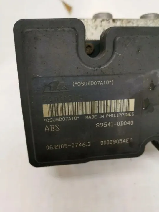Bomba de travão ABS Toyota Yaris OEM 44510-0D030 image 3