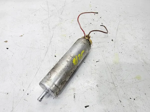 Audi A4 B8 A5 2.0 TDI Brandstofpomp OE image 2