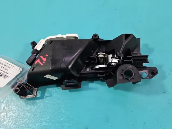 Poignée intérieure gauche arrière OEM 8W0839019A Audi image 4
