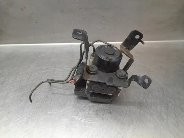 Pompe à frein ABS HYUNDAI MATRIX OEM 58910-17600 image 2