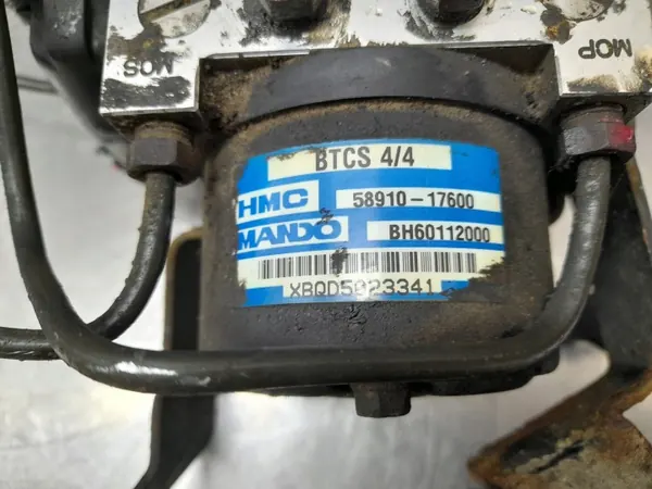 Pompe à frein ABS HYUNDAI MATRIX OEM 58910-17600 image 4