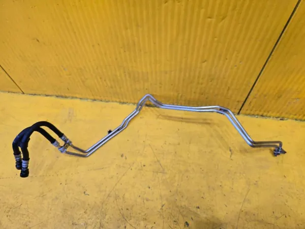Durite de refroidisseur d'huile Porsche Macan OEM 95B317817A image 2