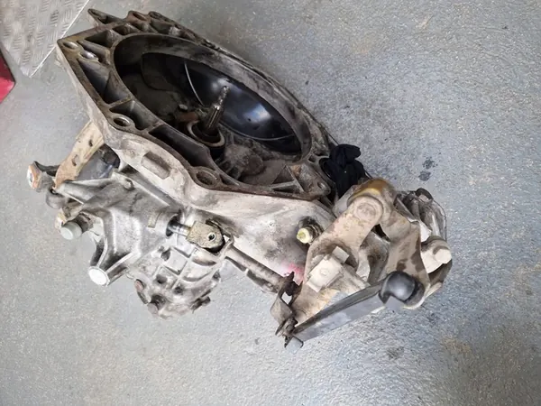 90334344 Vaihteisto Opel Corsa B F10 1.4 image 2