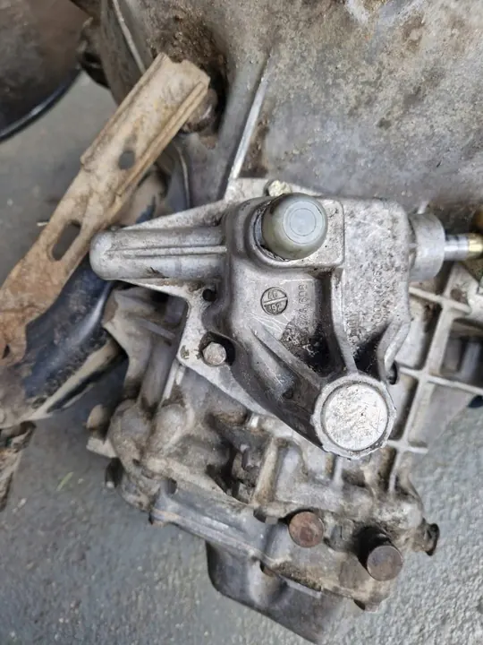 90334344 Vaihteisto Opel Corsa B F10 1.4 image 3