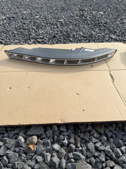 Luz DRL esquerda Mercedes CLS W218 OEM A2188200156 image 2