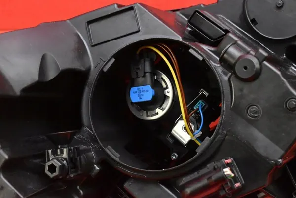 Vasen ajovalaisin Opel Zafira C 12-16 OEM 39009021 image 8