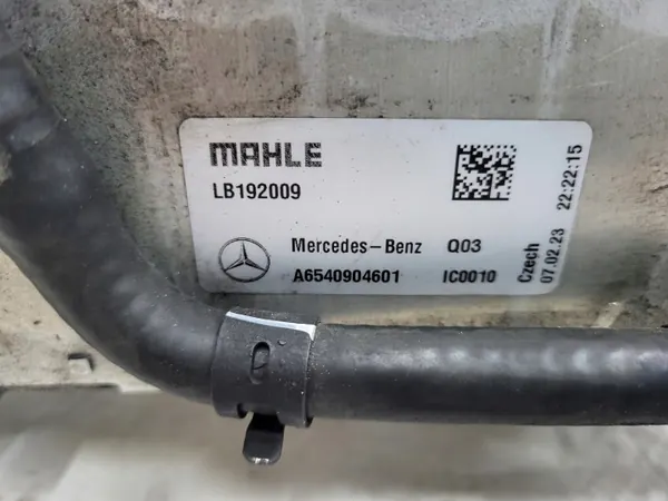 Mercedes Ladeluftkühler OEM A6540904601 - Gebraucht image 4