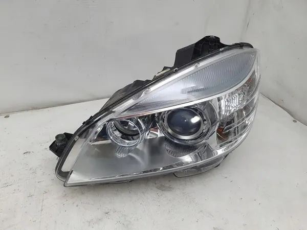 Linker Bi-Xenon Koplamp Mercedes C-Klasse W204 07-11 A2048202959 image 5