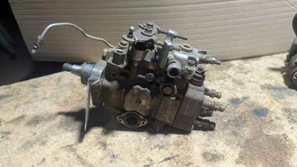 Pompe à injection Ford OE 0460494122 pour Escort MK4 image 2