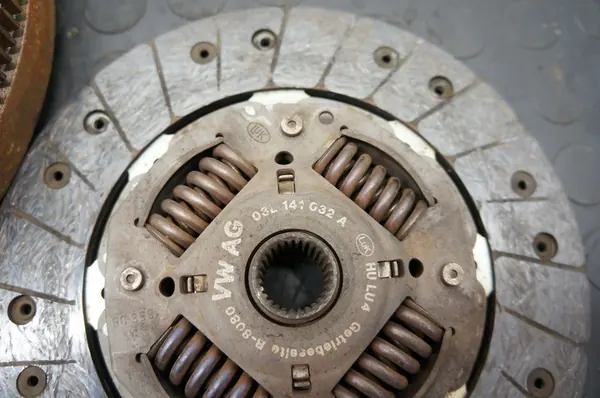 Embreagem AUDI A1 8X 1.6 TDI 03L141016K image 5