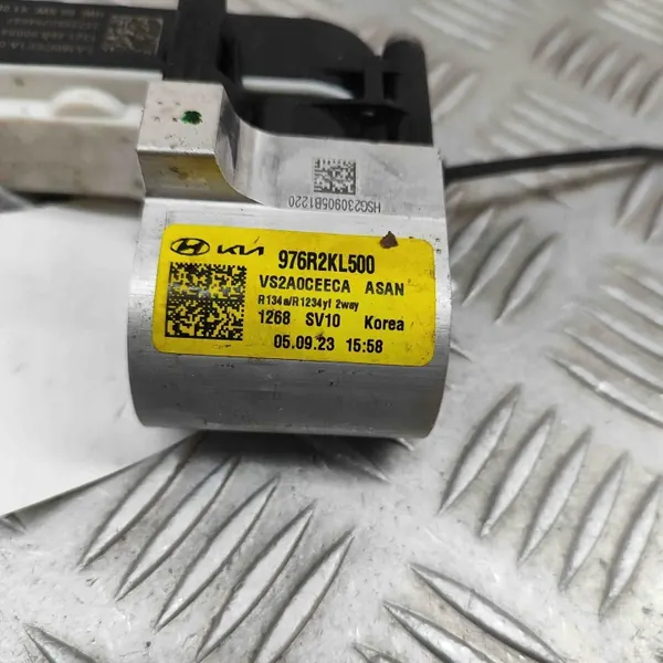 Válvula de expansión A/C Hyundai IONIQ 6 2024 OEM 976R2KL500 image 8