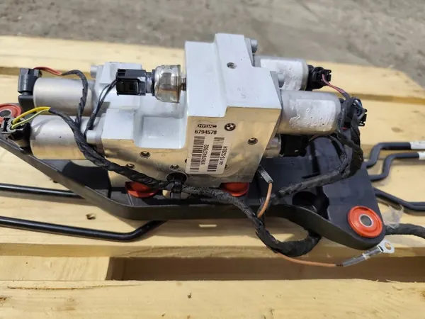 BMW F15 F16 Dynamic Drive ventilblock & slangar image 3