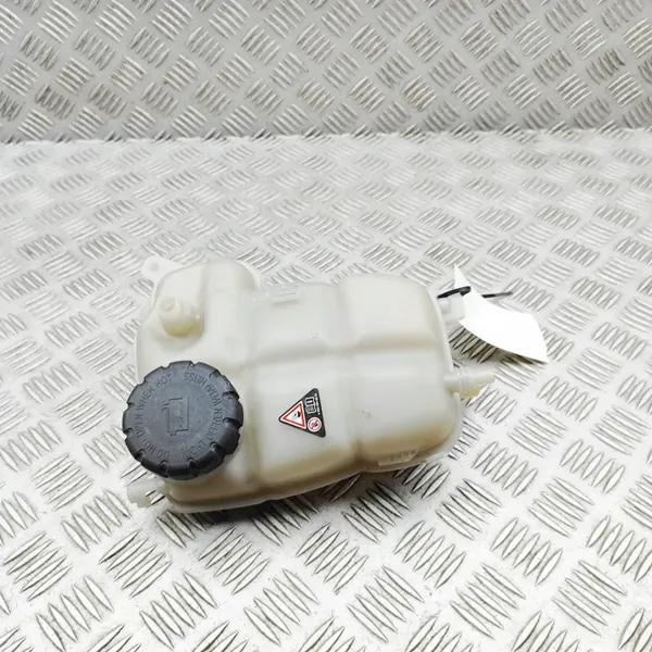 Ausgleichsbehälter MERCEDES GLA GLB A2475000049 image 2