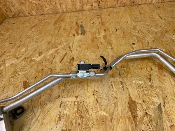 Tuyau Climatisation Polestar 2 OEM 31699049 (2020-) image 3