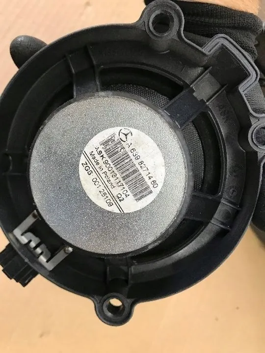 Radio Mercedes Vito W639 OEM A6398271660 - Usado image 3