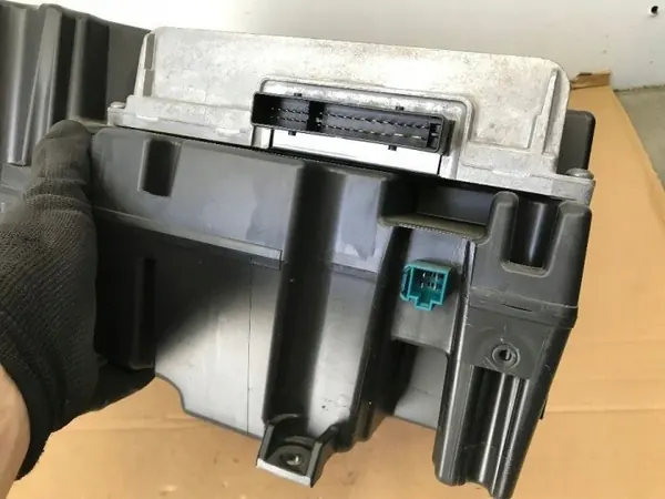 Radio Mercedes Vito W639 OEM A6398271660 - Usado image 7