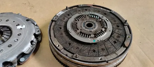 Kaksimassainen vauhtipyörä Jeep Compass II 2.0 MTJ 55275372 image 3