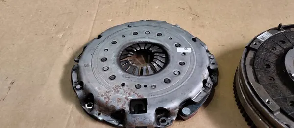 Kaksimassainen vauhtipyörä Jeep Compass II 2.0 MTJ 55275372 image 4